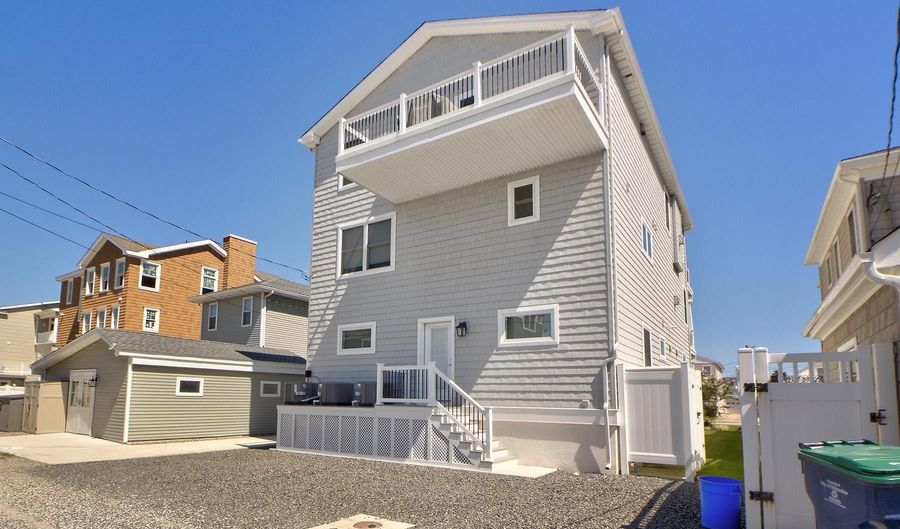 316 15th St S, Brigantine, NJ 08203 - 5 Beds, 4 Bath