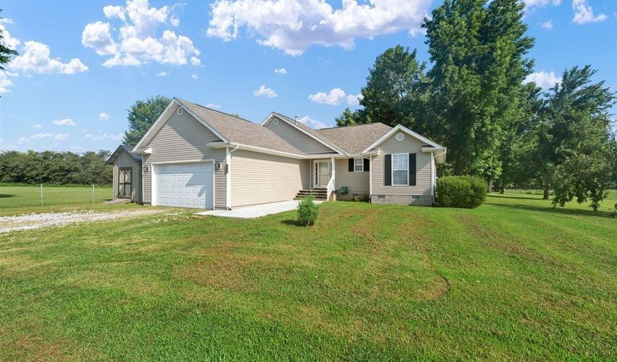 196 Bucksville Rd, Auburn, KY 42206 - 3 Beds, 2 Bath