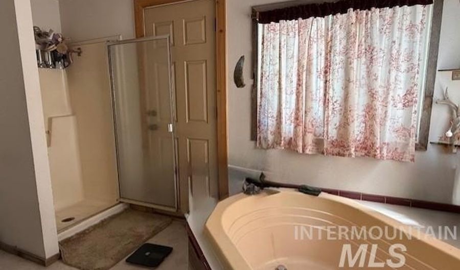 5870 El Paso Rd, Caldwell, ID 83607 - 3 Beds, 2 Bath