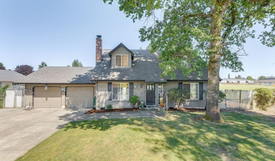 611 NW 4TH Pl, Battle Ground, WA 98604 - 3 Beds, 3 Bath