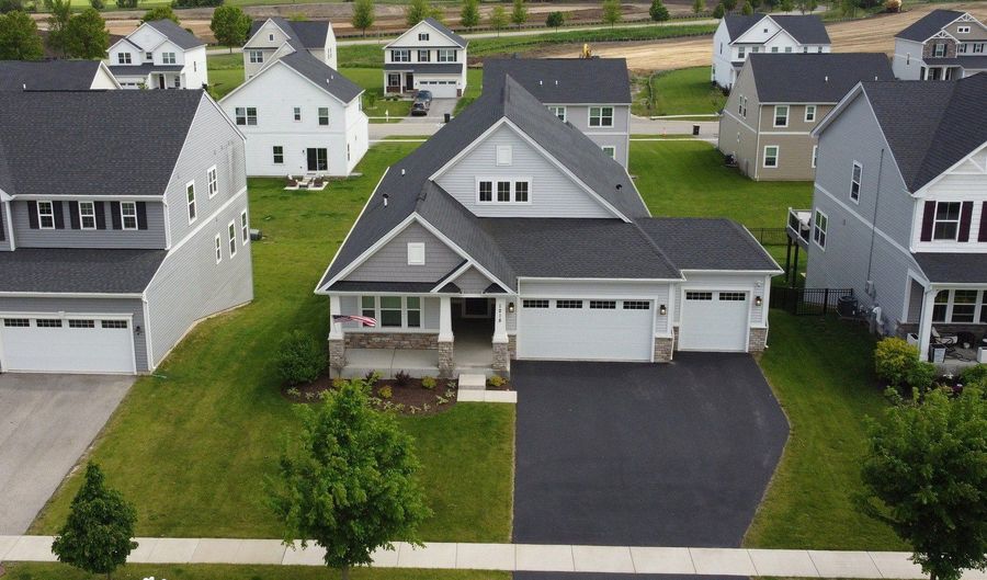 1218 White Lake Dr, Antioch, IL 60002 - 4 Beds, 3 Bath