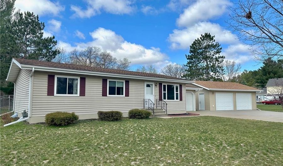 217 8th St NW, Little Falls, MN 56345 - 3 Beds, 2 Bath
