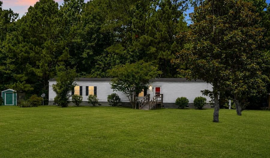 509 Pooshee Plantation Way, Bonneau, SC 29431 - 3 Beds, 2 Bath