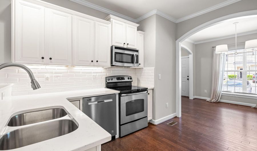 345 Anterbury Dr, Apex, NC 27502 - 3 Beds, 4 Bath