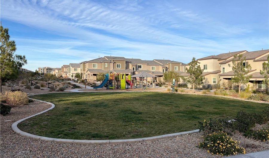 10772 Benhill Grove Ct, Las Vegas, NV 89166 - 3 Beds, 3 Bath