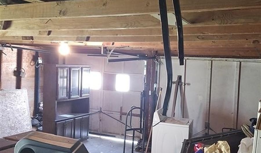 717 W C St, Basin, WY 82410 - 2 Beds, 1 Bath