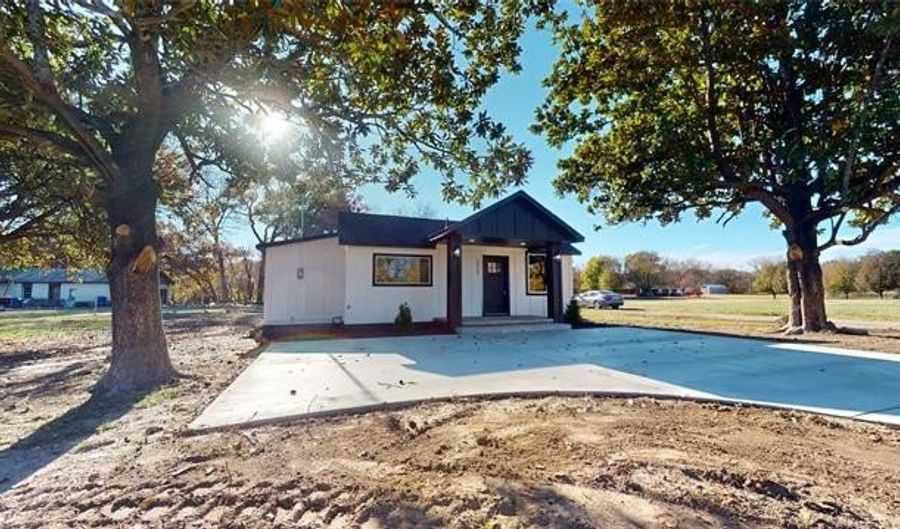 2925 Ahloso, Ada, OK 74820 - 2 Beds, 1 Bath
