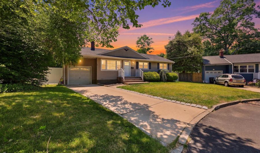 575 Garfield Ave, Belford, NJ 07718 - 3 Beds, 2 Bath