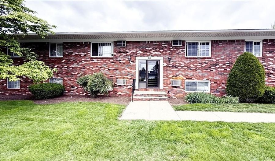 20 Zambarano Ave 202, North Providence, RI 02911 - 2 Beds, 1 Bath