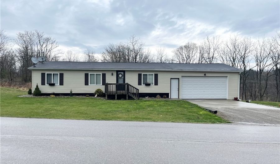 31350 Tunnel Hill Rd, Bowerston, OH 44695 - 3 Beds, 2 Bath
