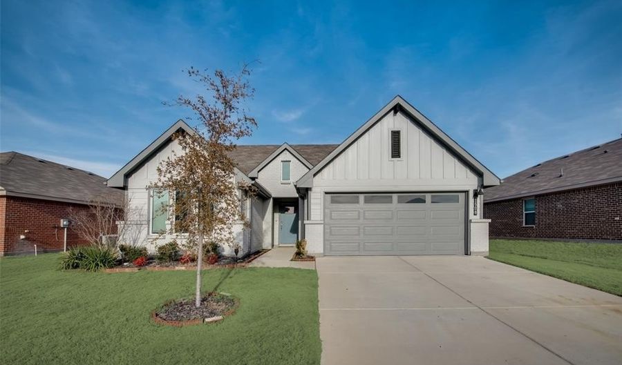 1508 Forest Park Dr, Alvarado, TX 76009 - 4 Beds, 2 Bath