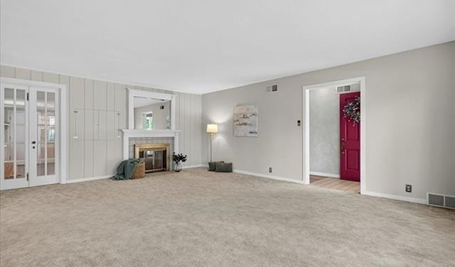 1906 S Dewey Ave, Bartlesville, OK 74003 - 3 Beds, 2 Bath