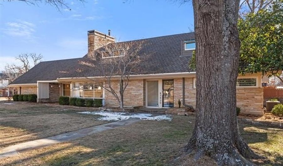 3429 Woodland Rd, Bartlesville, OK 74006 - 3 Beds, 4 Bath