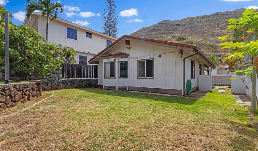 1482 Honokahua St, Honolulu, HI 96825 - 3 Beds, 2 Bath