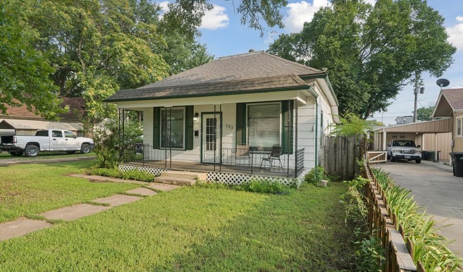 123 E Main, Augusta, KS 67010 - 3 Beds, 2 Bath