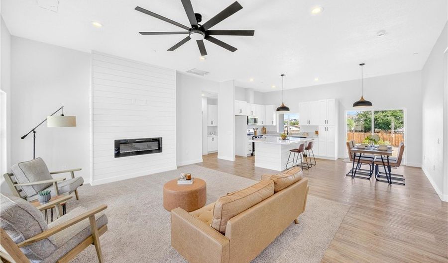 18620 SYMERON Rd, Apple Valley, CA 92307 - 3 Beds, 2 Bath