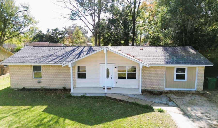 16301 Trenton Dr, Biloxi, MS 39532 - 4 Beds, 2 Bath