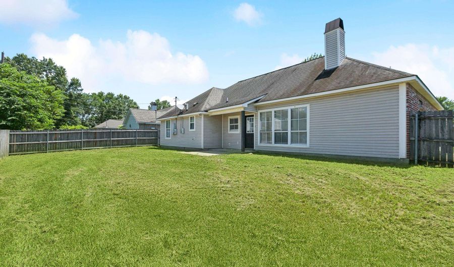 240 Briarhaven Dr, Baton Rouge, LA 70810 - 3 Beds, 2 Bath
