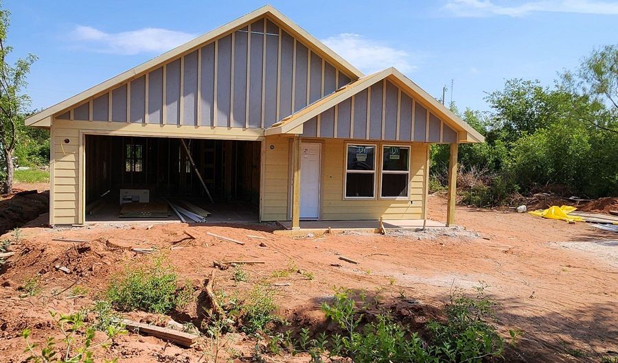 2150 Kansas St, Abilene, TX 79603 - 3 Beds, 2 Bath