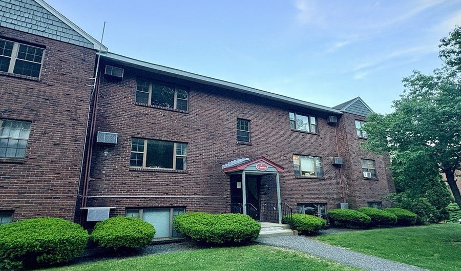 23 Spencer Rd 18F, Boxborough, MA 01719 - 2 Beds, 1 Bath