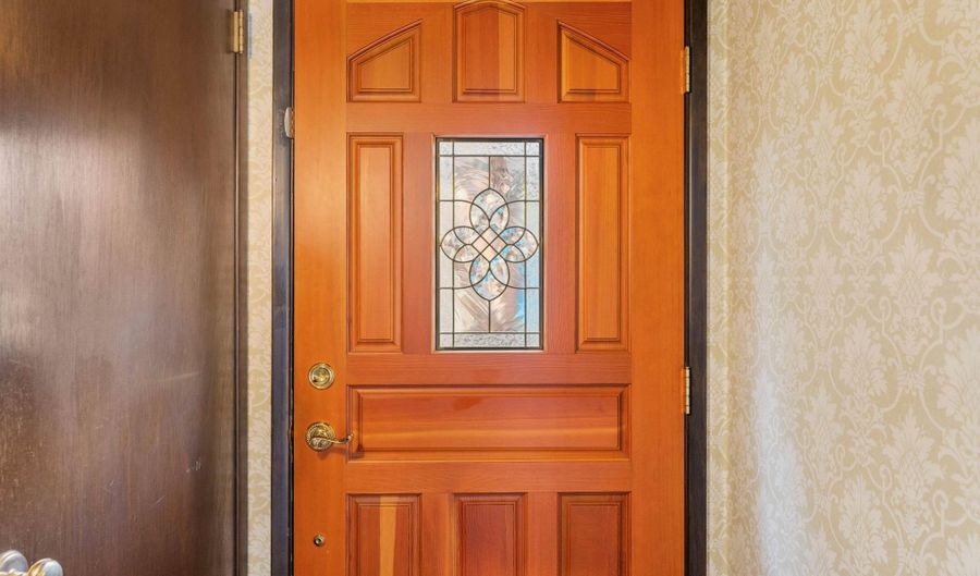 1009 E Strawberry Ln, Boise, ID 83712 - 3 Beds, 2 Bath