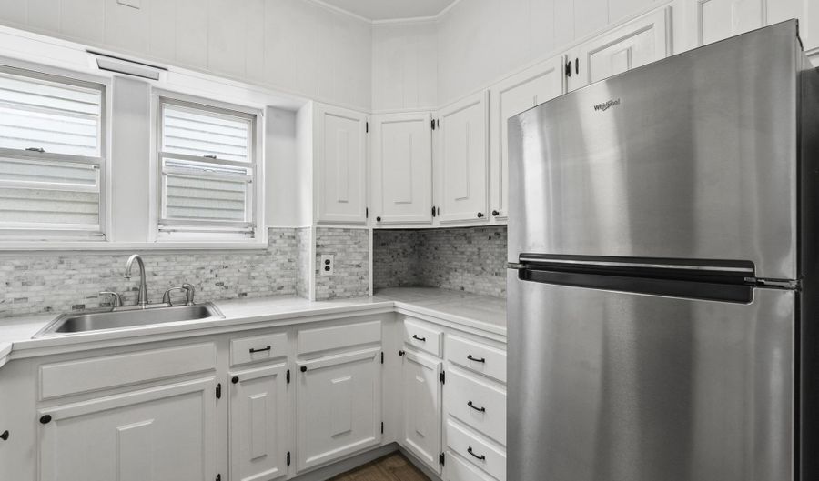 15 W 45TH St 1, Bayonne, NJ 07002 - 2 Beds, 1 Bath
