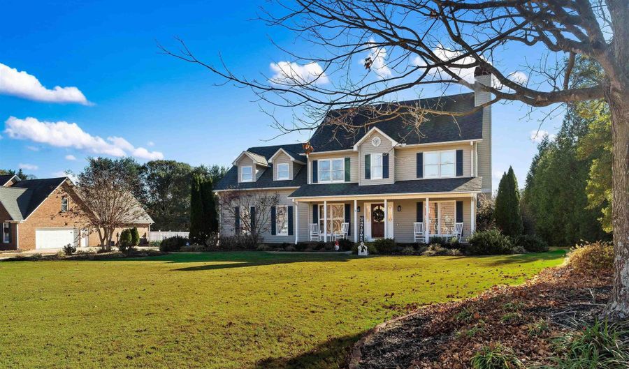 229 Mountain Range Rd, Boiling Springs, SC 29316 - 4 Beds, 3 Bath