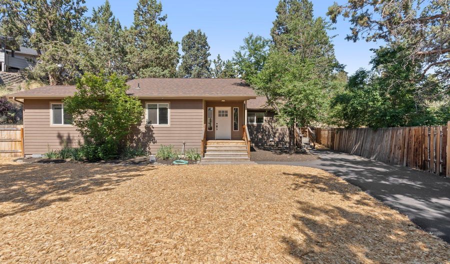 20029 Beaver Ln, Bend, OR 97703 - 3 Beds, 2 Bath