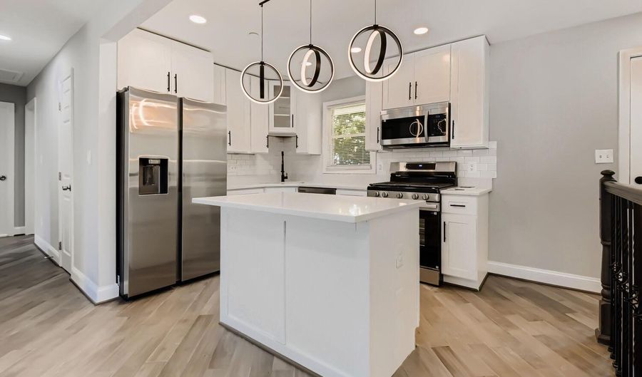 105 ROSECREST Dr, Annapolis, MD 21403 - 4 Beds, 2 Bath