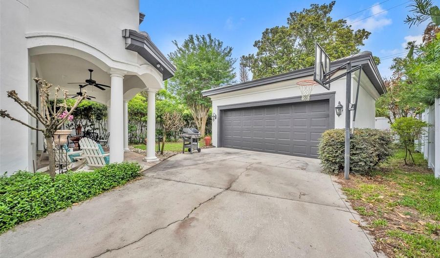 1031 GUERNSEY St, Orlando, FL 32804 - 4 Beds, 3 Bath
