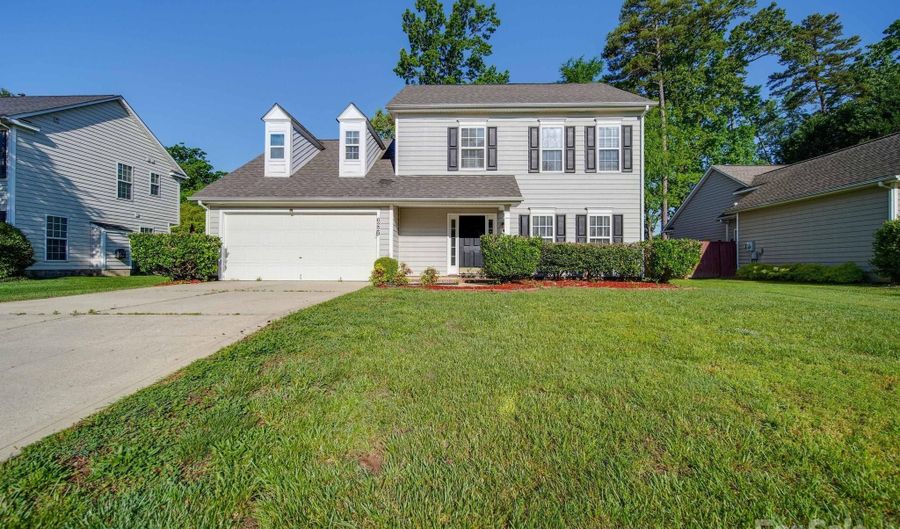 6229 Red Clover Ln, Charlotte, NC 28269 - 4 Beds, 3 Bath