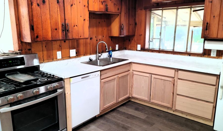 3400 Beacon Dr, Anderson, CA 96007 - 2 Beds, 1 Bath