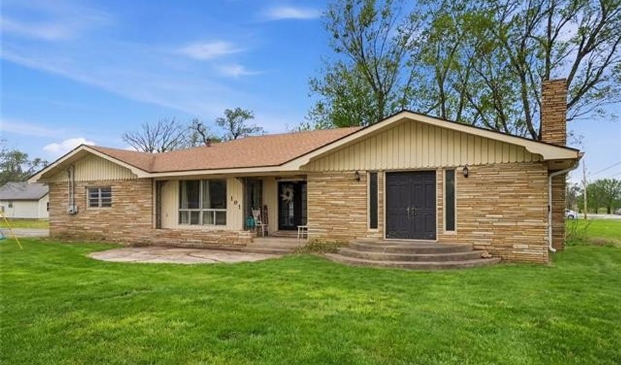 101 S Hall St, Adair, OK 74330 - 3 Beds, 2 Bath