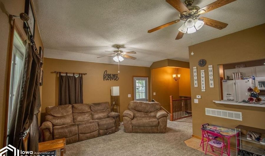 606 S Harriet St, Algona, IA 50511 - 3 Beds, 1 Bath