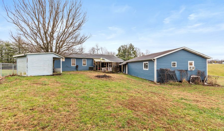 5195 E State Road 54, Bloomfield, IN 47424 - 3 Beds, 3 Bath