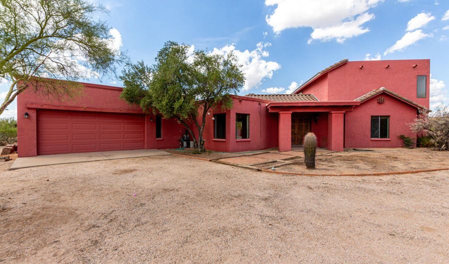 5120 E RANCHO CALIENTE Dr, Cave Creek, AZ 85331 - 3 Beds, 3 Bath
