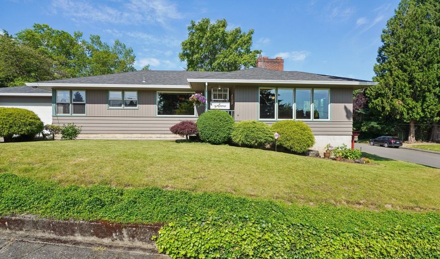 11731 SE 35TH Ave, Milwaukie, OR 97222 - 4 Beds, 2 Bath
