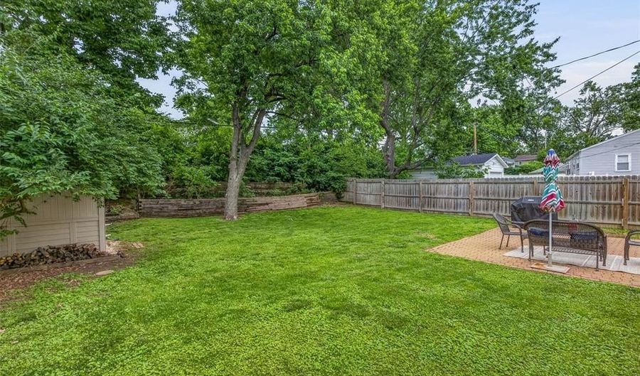 9541 Dulles Ct, Affton, MO 63123 - 3 Beds, 1 Bath