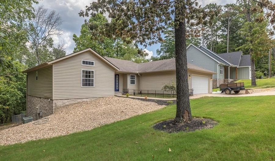 14 Pulham Dr, Bella Vista, AR 72714 - 4 Beds, 3 Bath