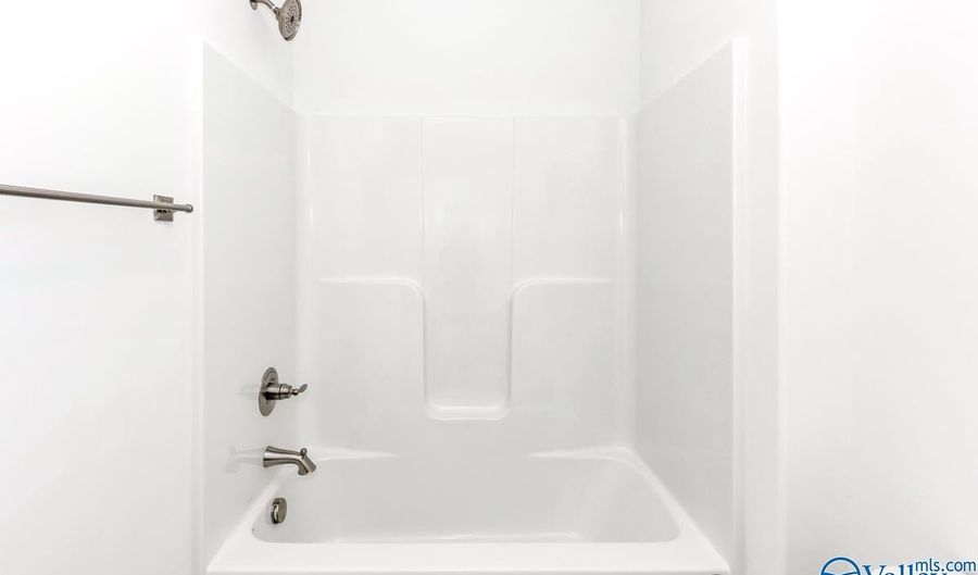 13787 Goff Dr, Athens, AL 35611 - 4 Beds, 5 Bath