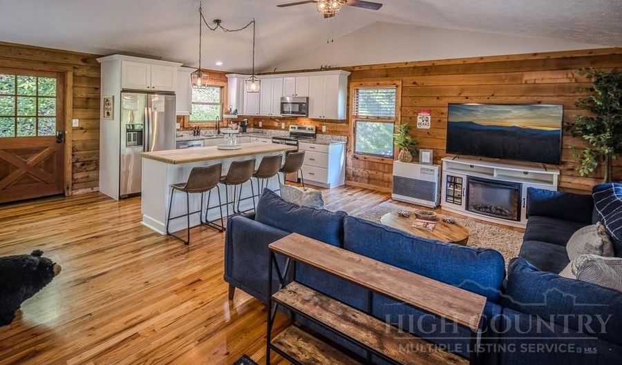 239 Dutch Treat Rd, Banner Elk, NC 28604 - 2 Beds, 2 Bath