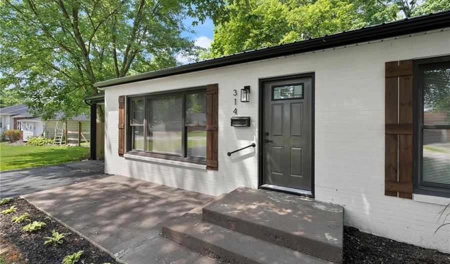 314 S 1st St, Austin, IN 47102 - 2 Beds, 1 Bath