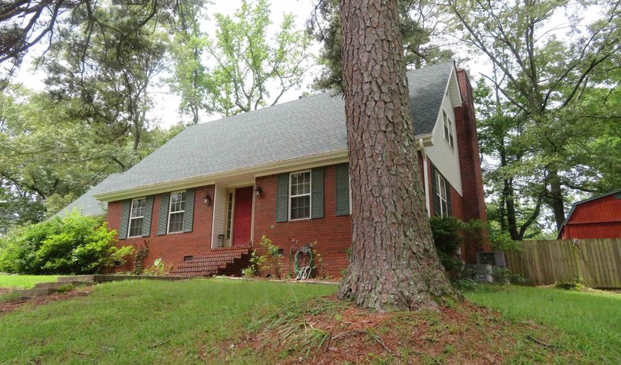 807 N Park Dr, Arkadelphia, AR 71923 - 3 Beds, 3 Bath