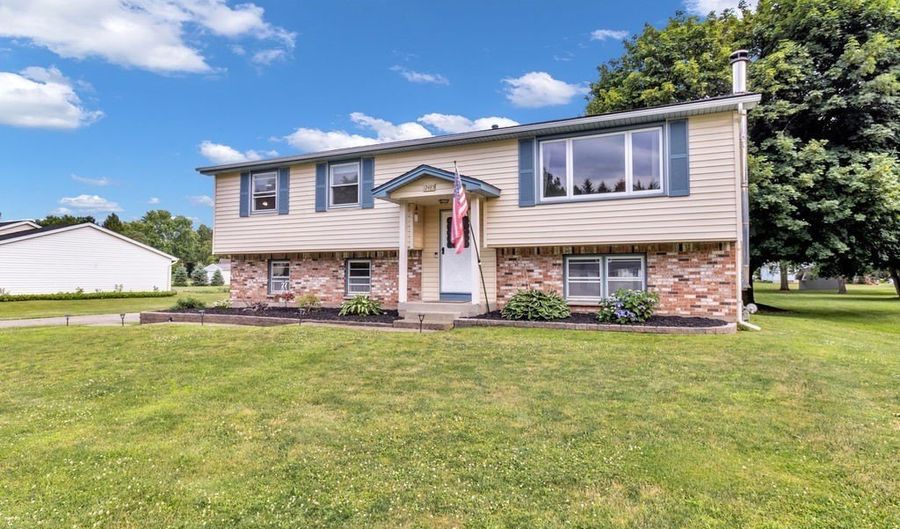 12485 N Lawn Ct, Alden, NY 14004 - 3 Beds, 2 Bath