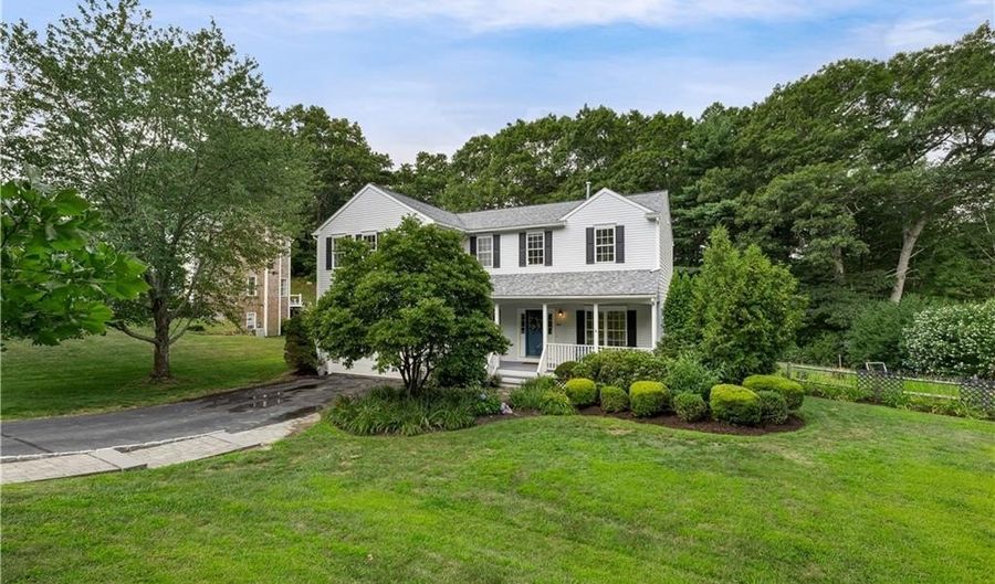 364 Orchard Woods Dr, North Kingstown, RI 02874 - 4 Beds, 3 Bath