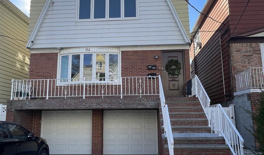 94 W 29TH St, Bayonne, NJ 07002 - 3 Beds, 2 Bath