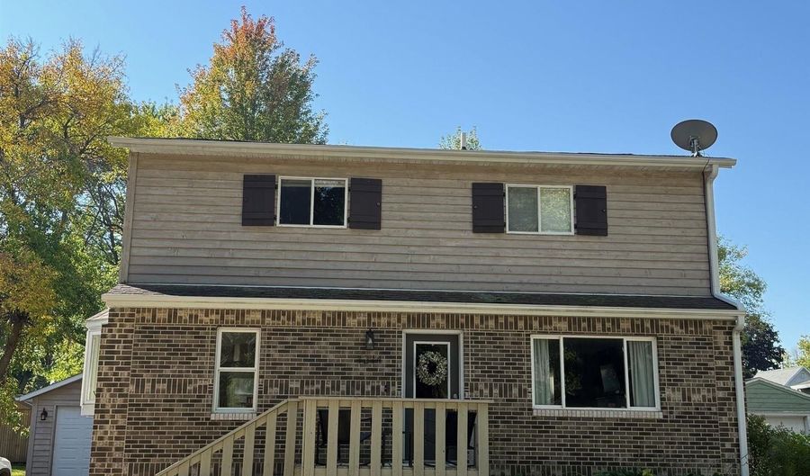 1214 E North St, Algona, IA 50511 - 2 Beds, 4 Bath