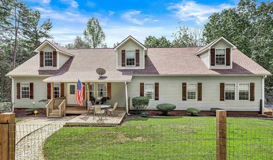 456 Wynn Shls, Alto, GA 30510 - 6 Beds, 3 Bath