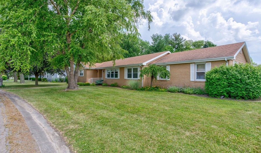 606 Dogwood Dr, Arcola, IL 61910 - 3 Beds, 3 Bath