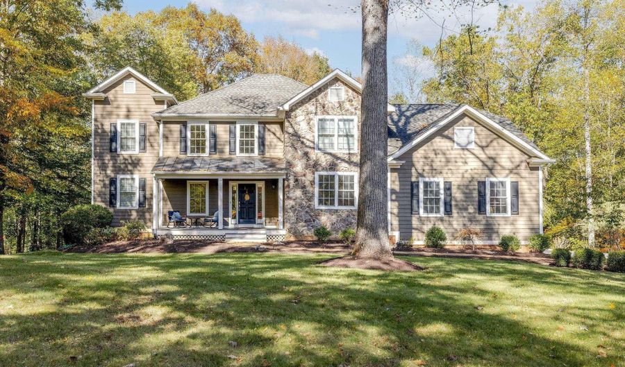 4245 WOODTHRUSH Ln, Barboursville, VA 22923 - 5 Beds, 5 Bath